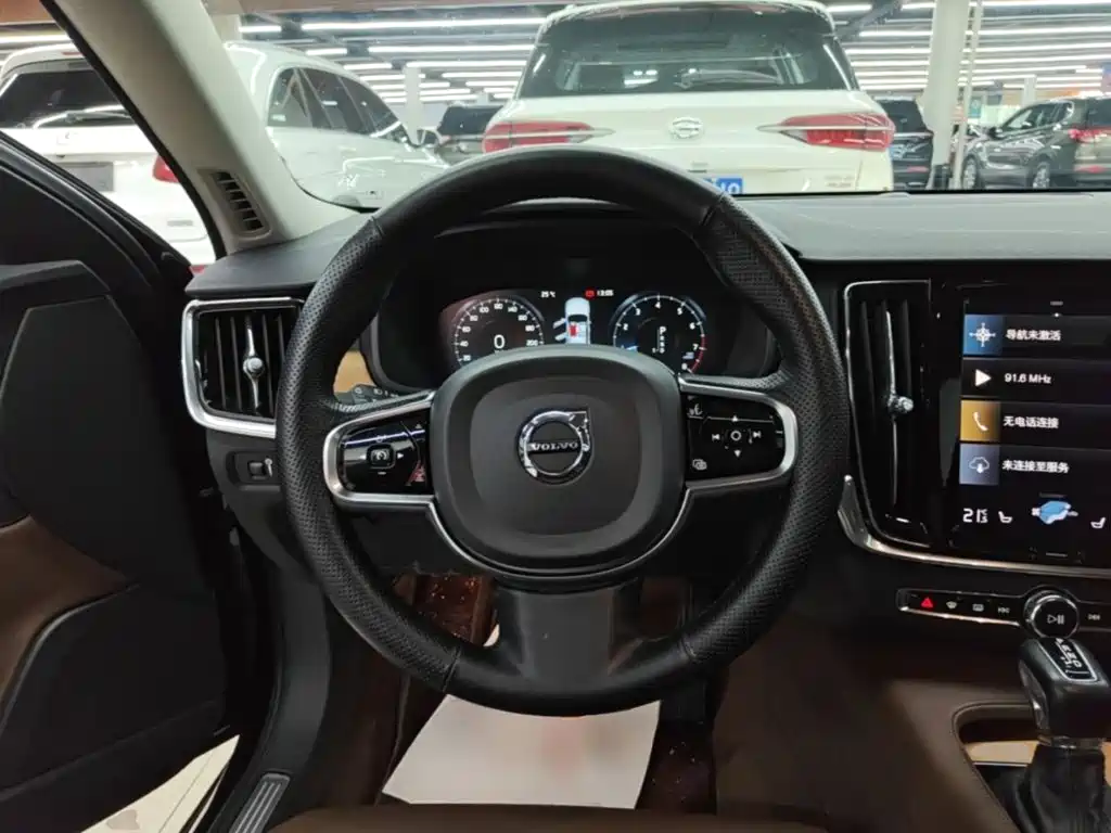 Volvo S90 — фото 11