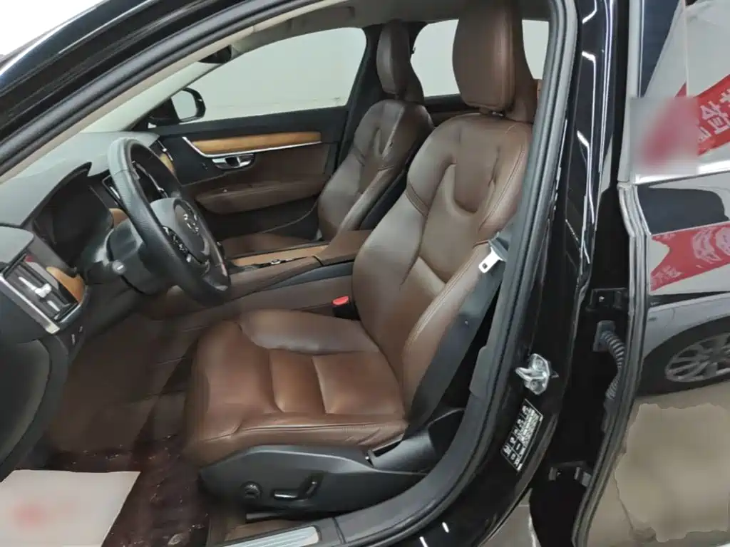 Volvo S90 — фото 15