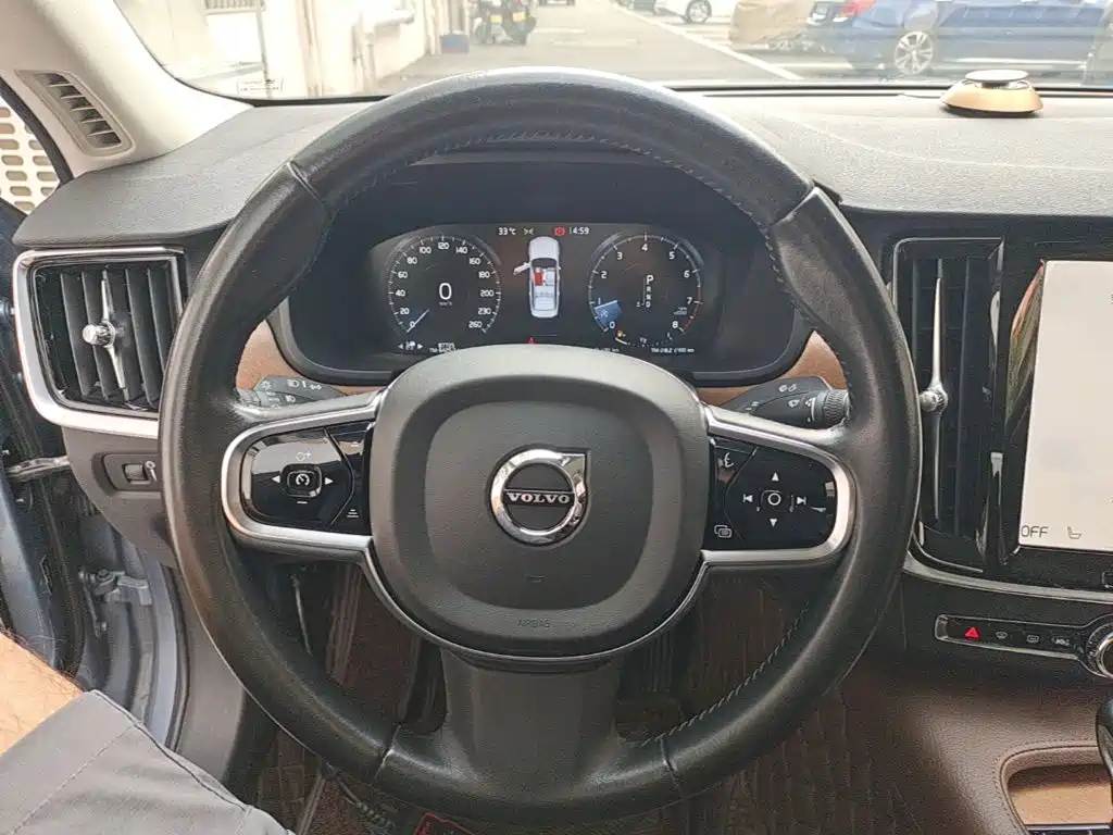 Volvo S90 — фото 11