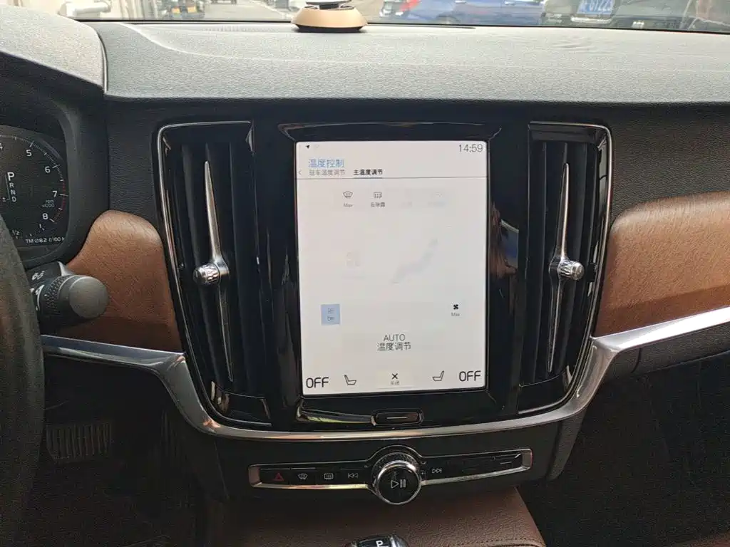 Volvo S90 — фото 13