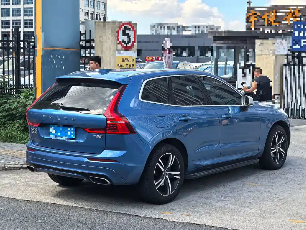 Volvo XC60 — фото 3