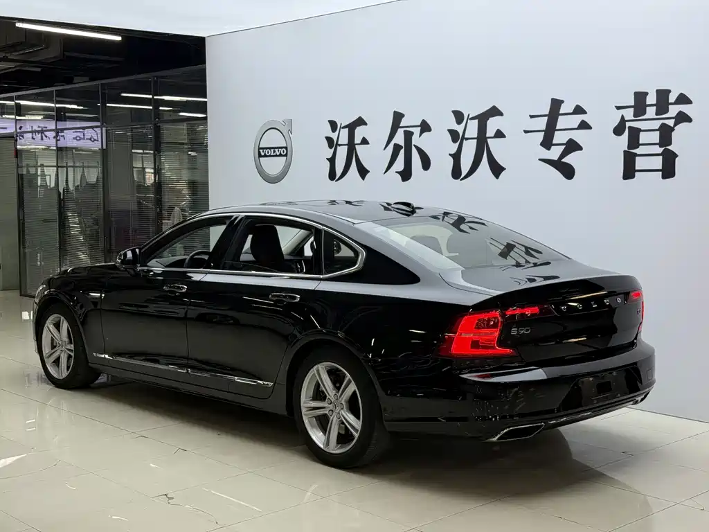 Volvo S90 — фото 3