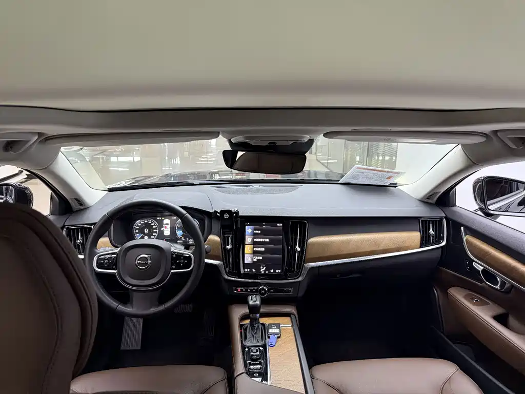 Volvo S90 — фото 8