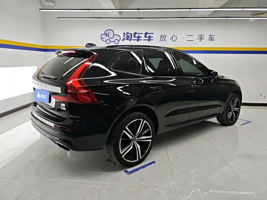 Volvo XC60 PHEV — фото 3