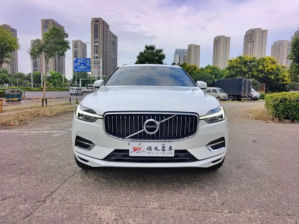 Volvo XC60 — фото 2