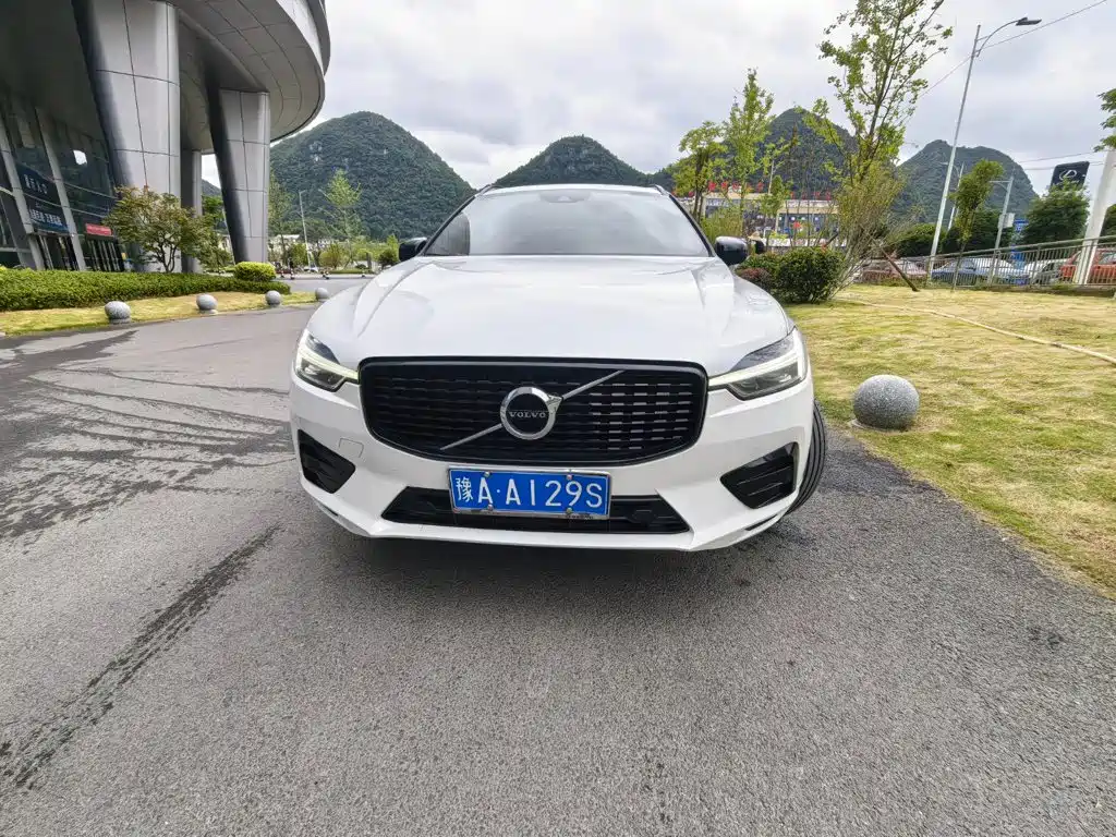 Volvo XC60 — фото 2