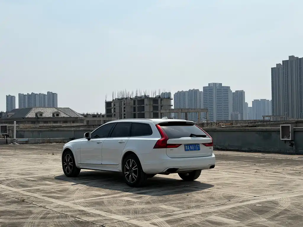 Volvo V90 — фото 20