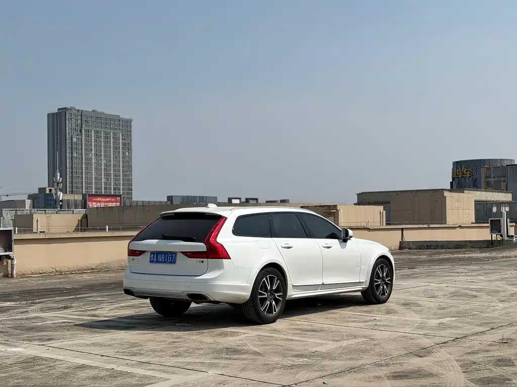 Volvo V90 — фото 22