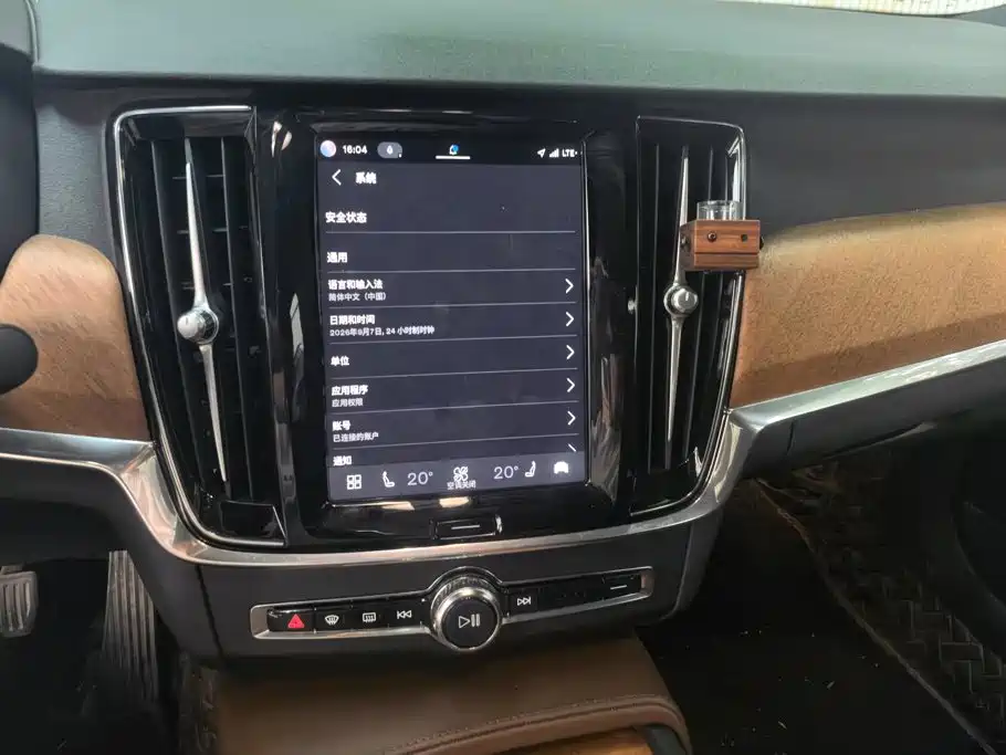 Volvo S90 — фото 13