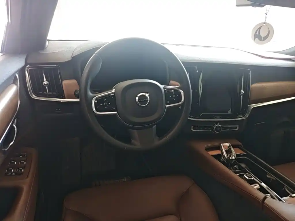 Volvo S90 — фото 11
