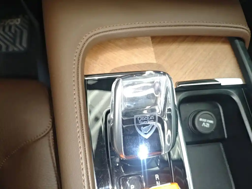 Volvo S90 — фото 14