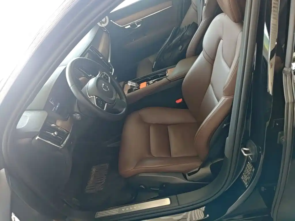 Volvo S90 — фото 15