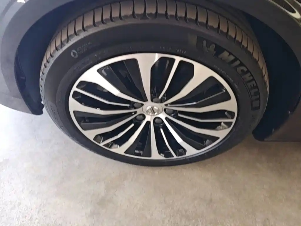 Volvo S90 — фото 23