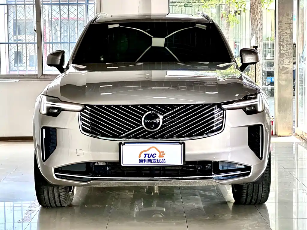 Volvo XC90 — фото 2