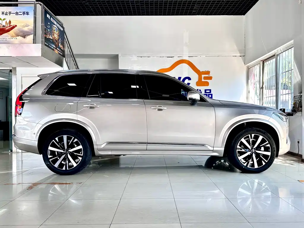 Volvo XC90 — фото 26