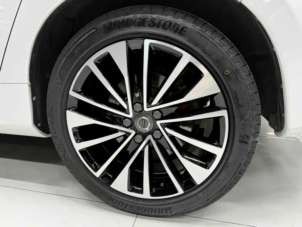Volvo S60 — фото 10
