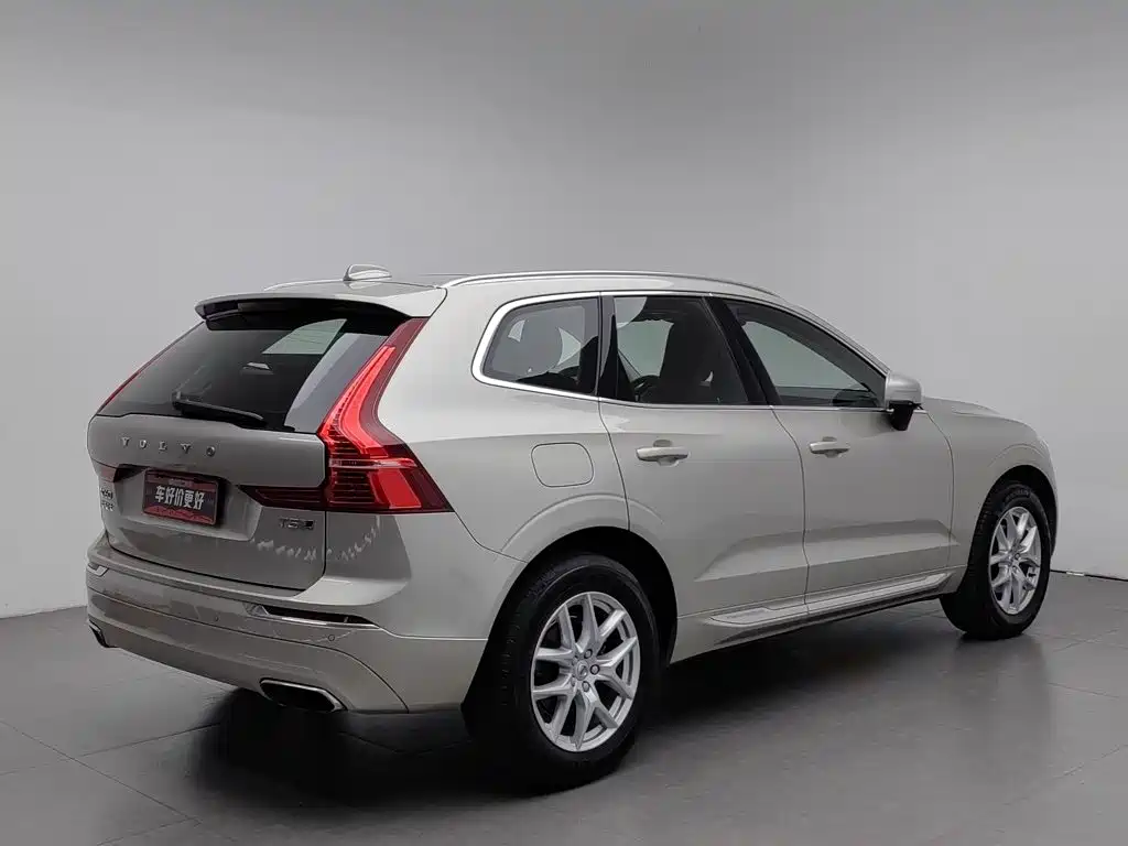 Volvo XC60 — фото 2
