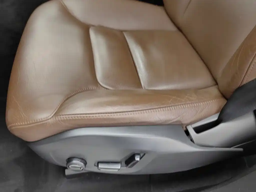 Volvo XC60 — фото 20