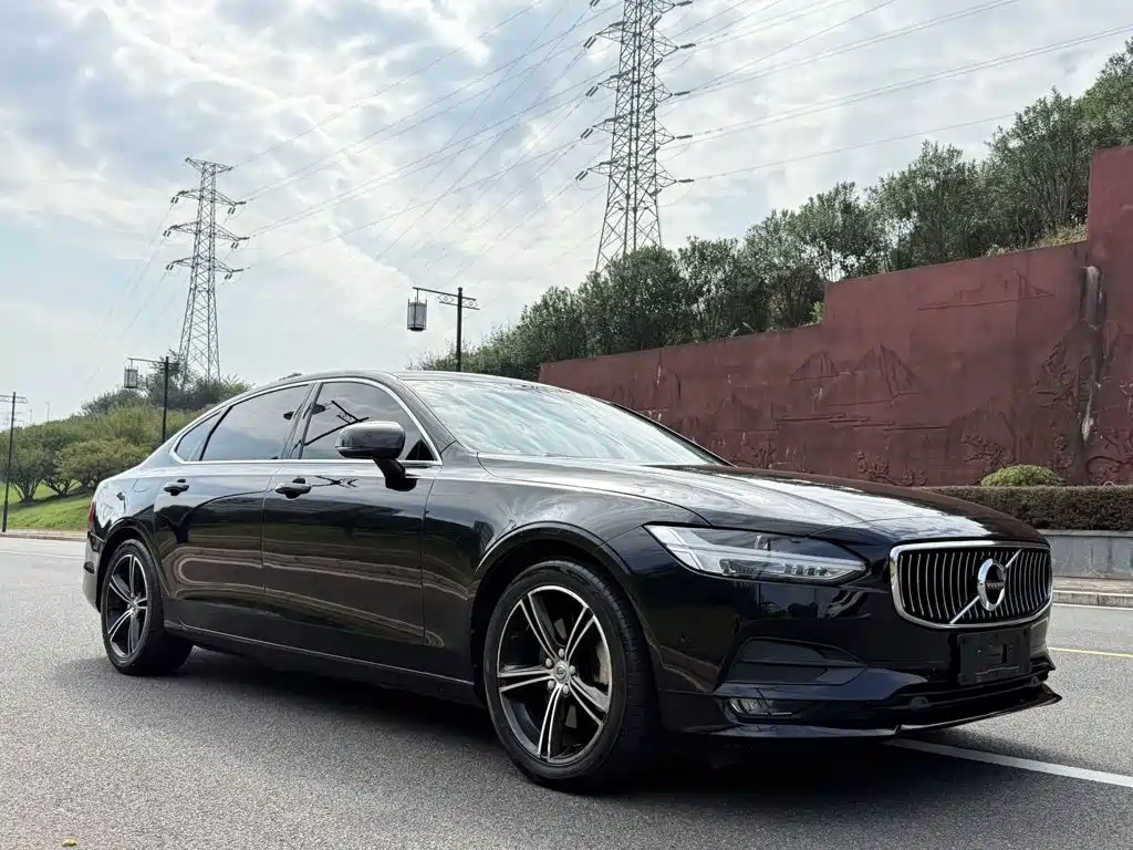 Volvo S90 — фото 3