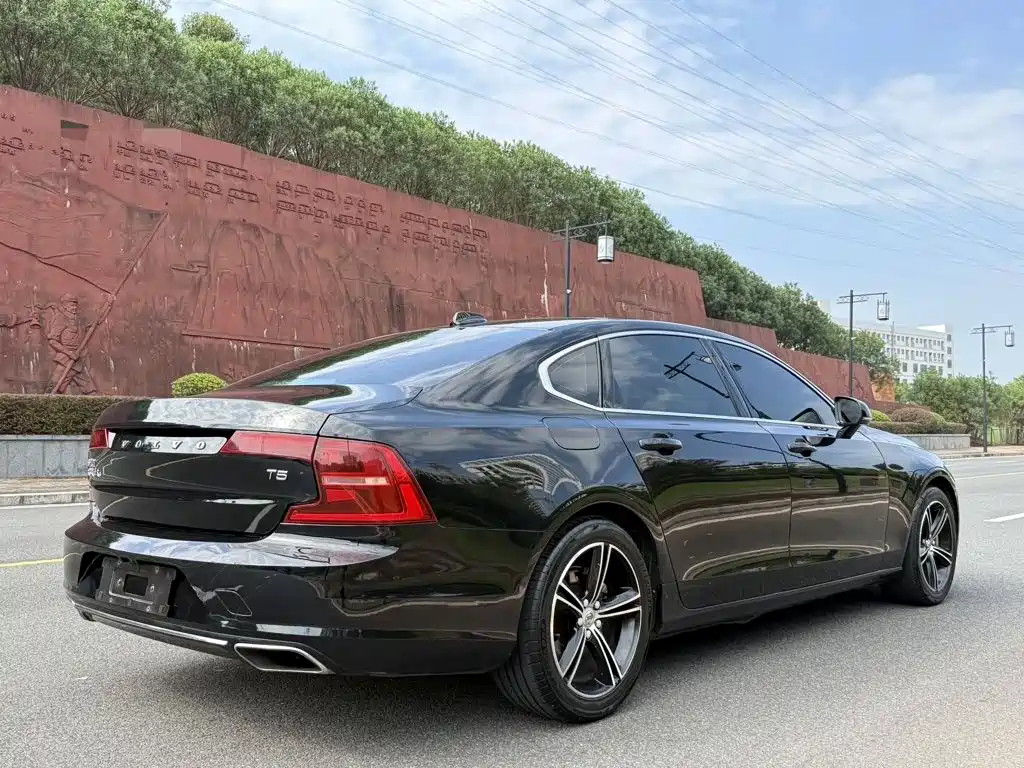 Volvo S90 — фото 4