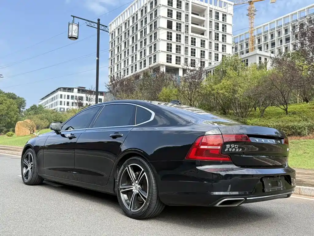 Volvo S90 — фото 6