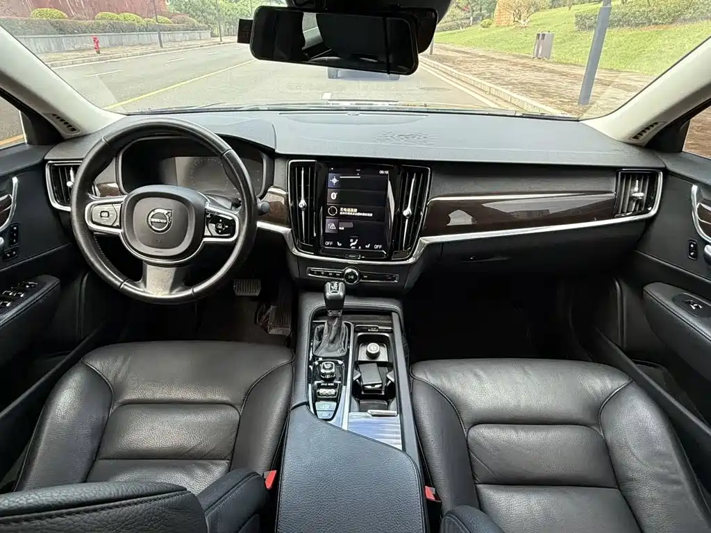 Volvo S90 — фото 8