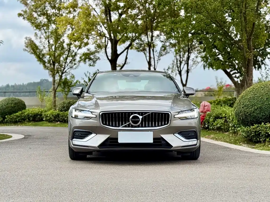 Volvo S60 — фото 2