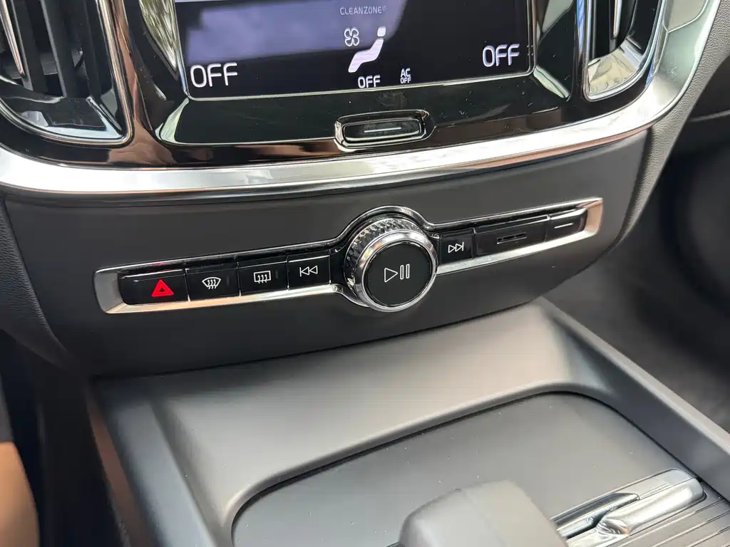 Volvo S60 — фото 19