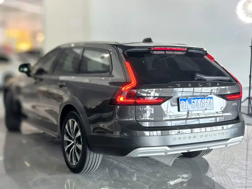Volvo V90 — фото 4