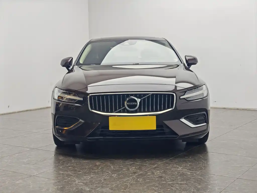 Volvo S60 — фото 5