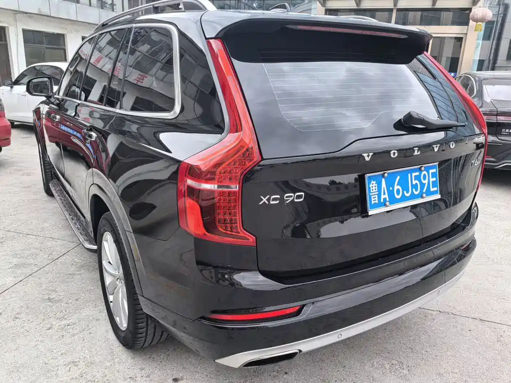 Volvo XC90 — фото 6