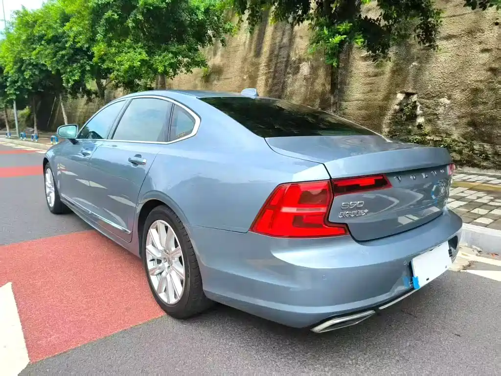 Volvo S90 — фото 9