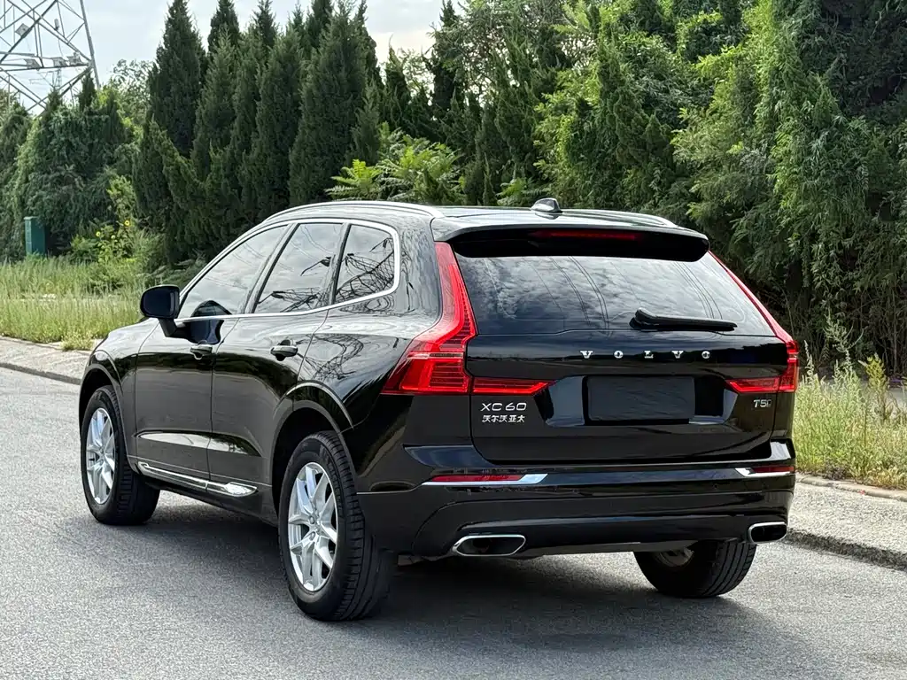 Volvo XC60 — фото 5