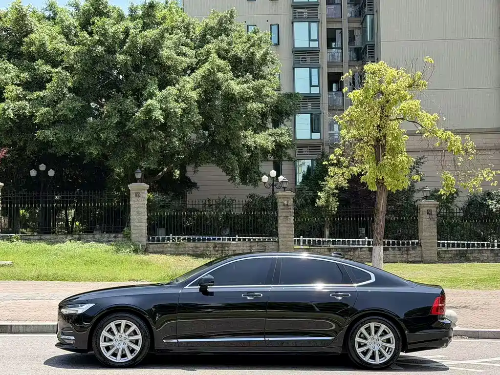 Volvo S90 — фото 3