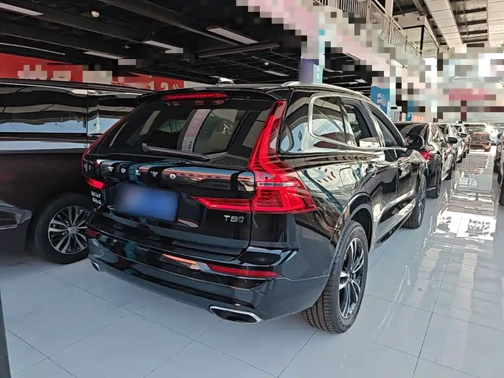 Volvo XC60 — фото 7