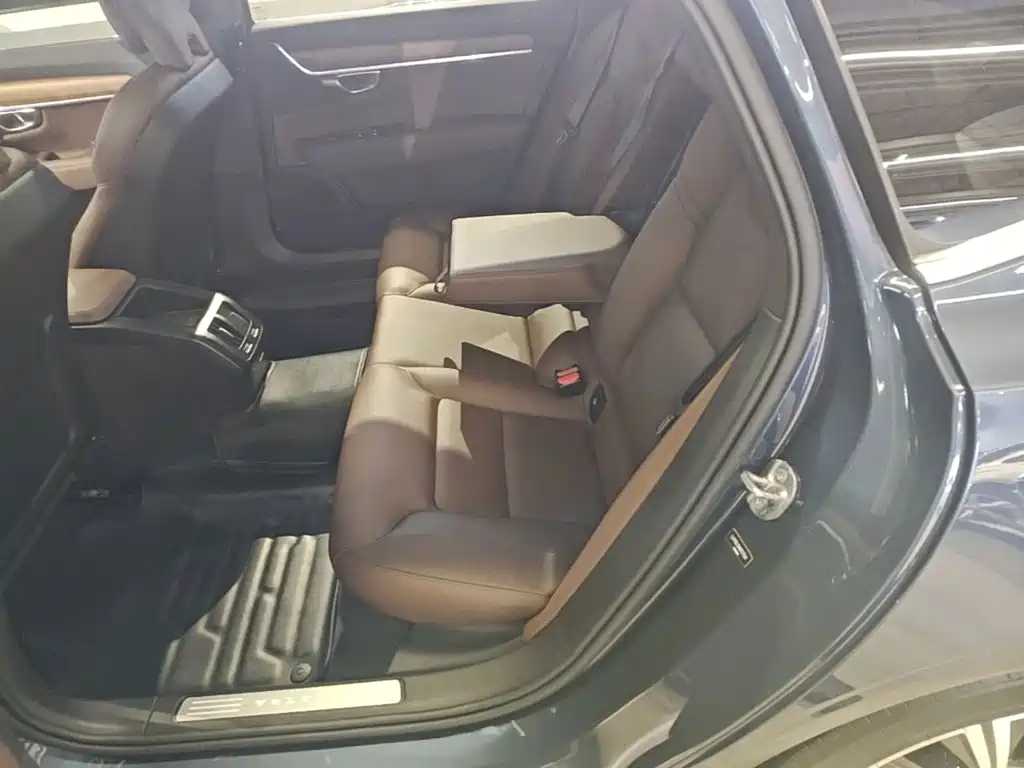 Volvo S90 — фото 17