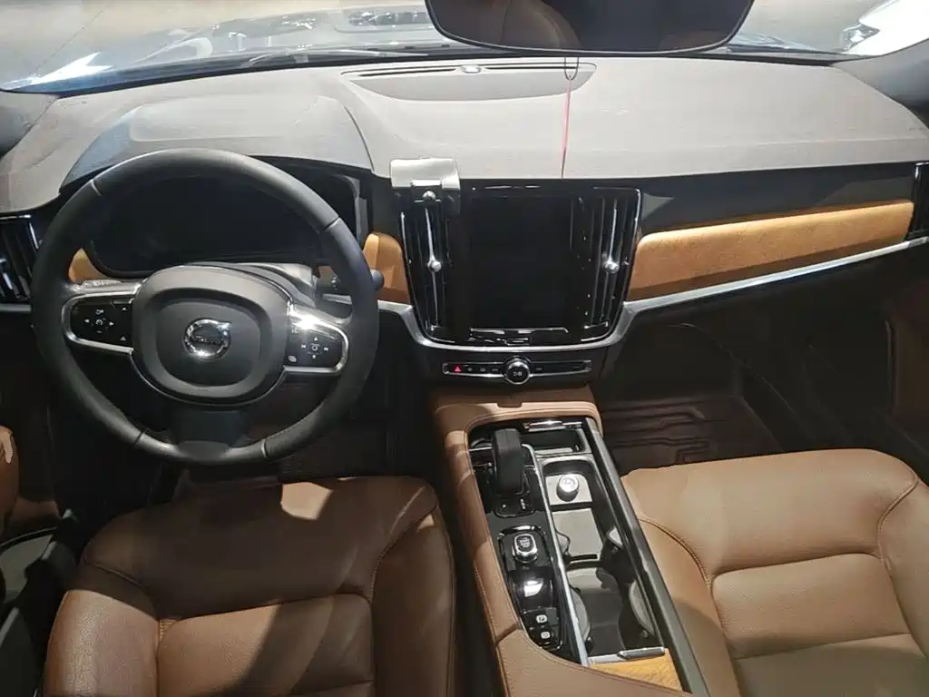 Volvo S90 — фото 10