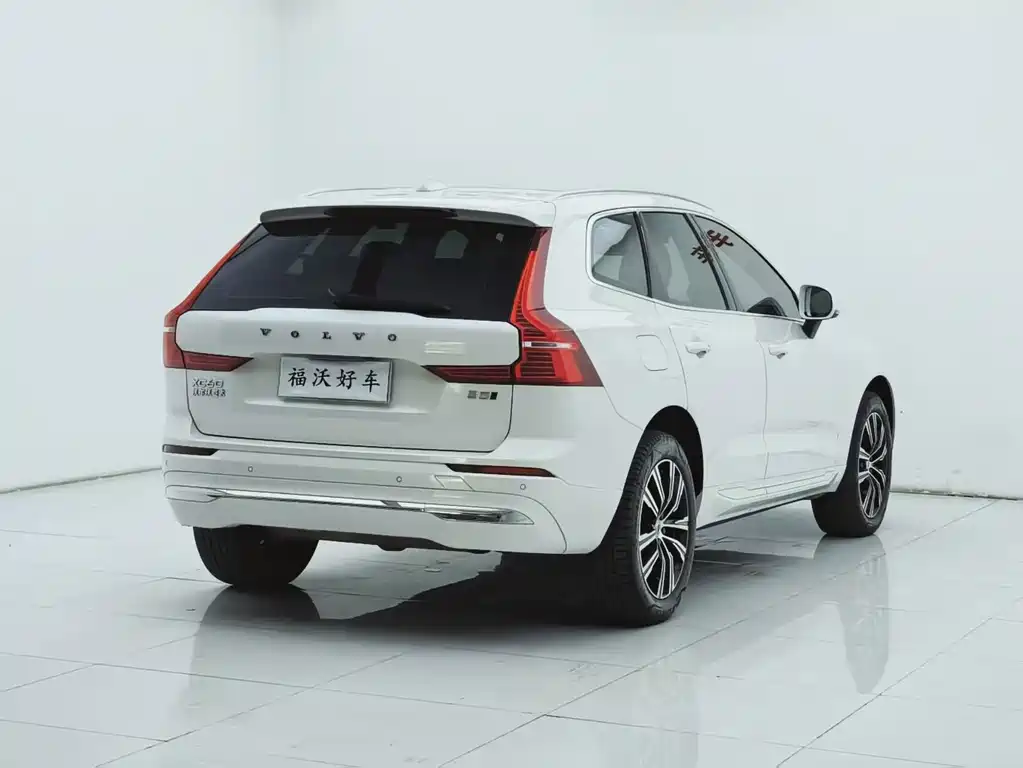 Volvo XC60 — фото 29