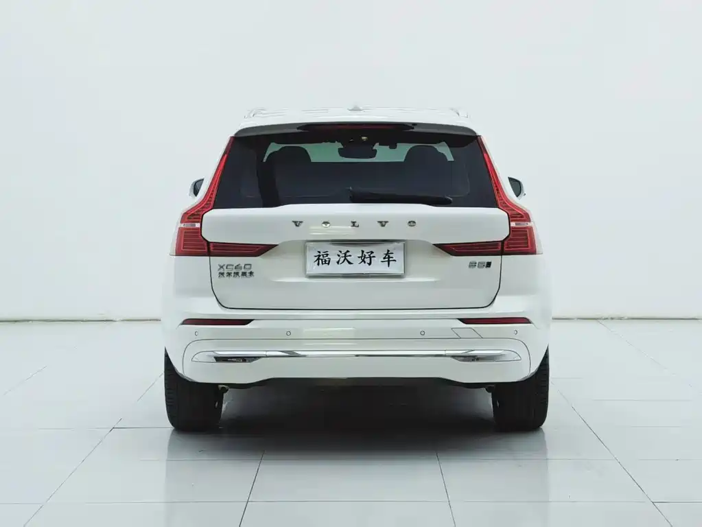 Volvo XC60 — фото 30