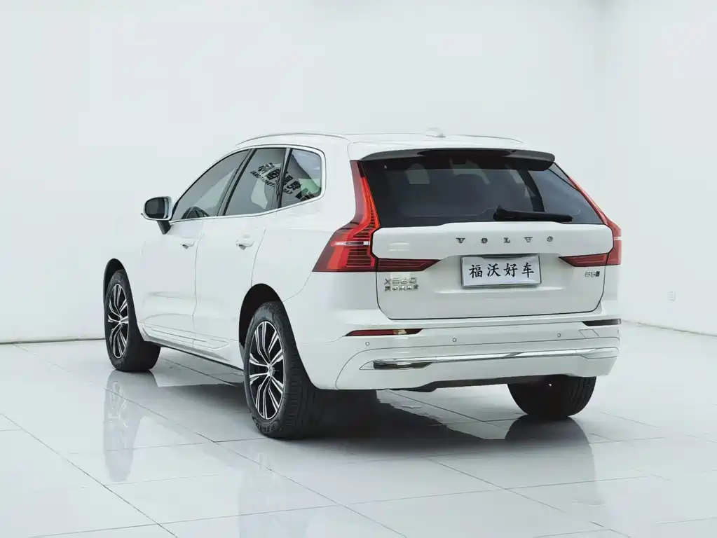 Volvo XC60 — фото 31