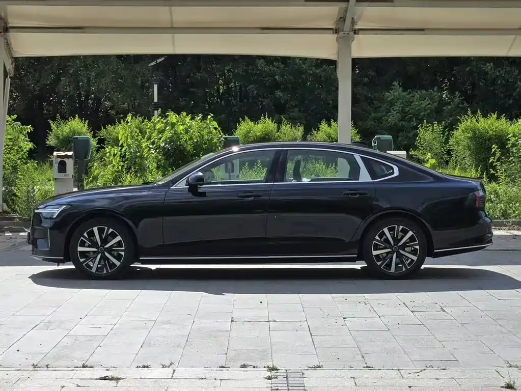 Volvo S90 — фото 3