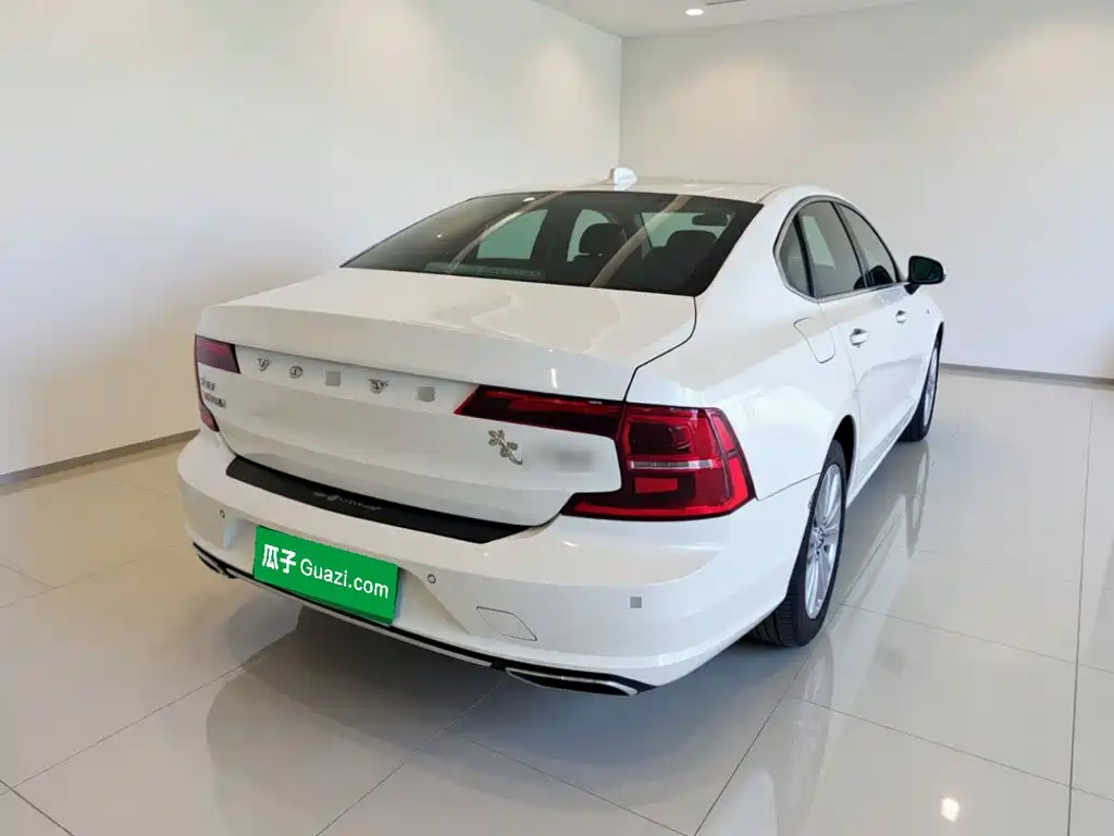 Volvo S90 — фото 4