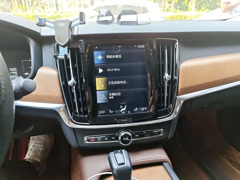 Volvo S90 — фото 9