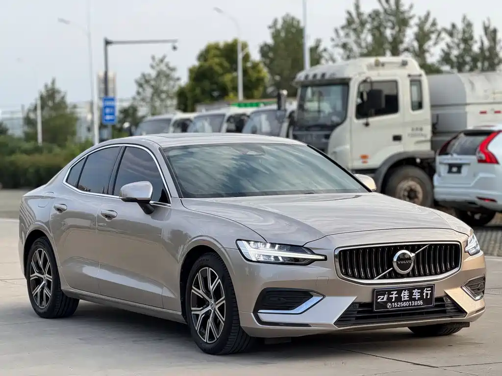 Volvo S60 — фото 3