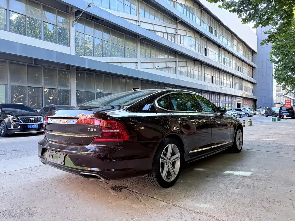 Volvo S90 — фото 3