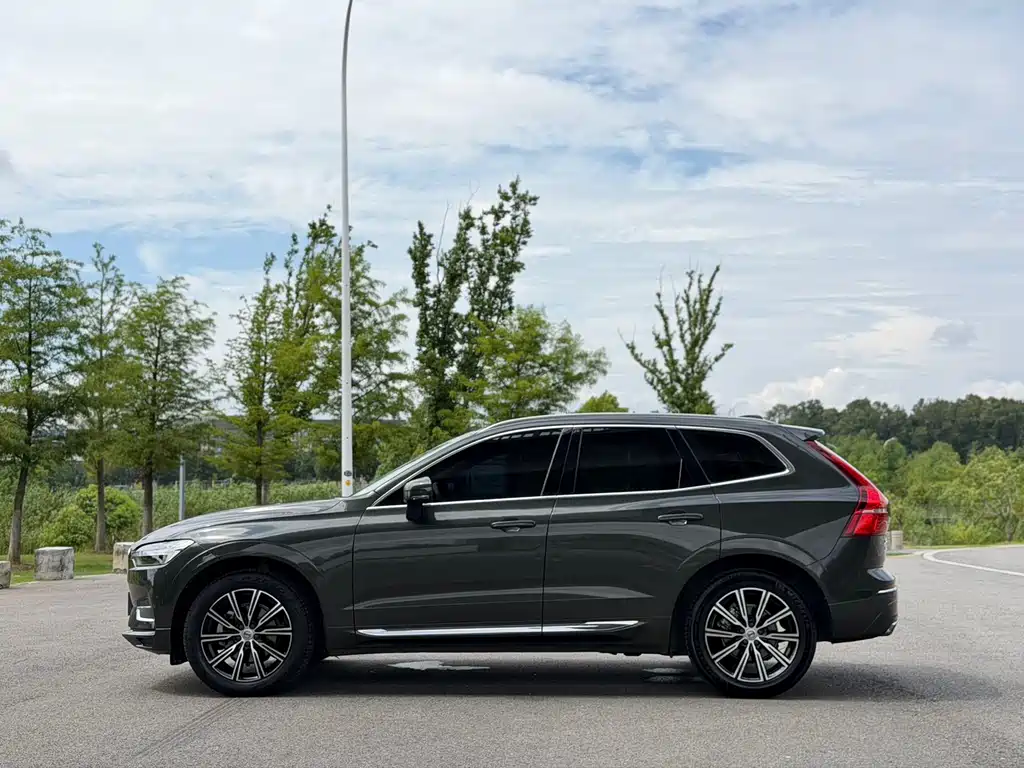 Volvo XC60 — фото 4