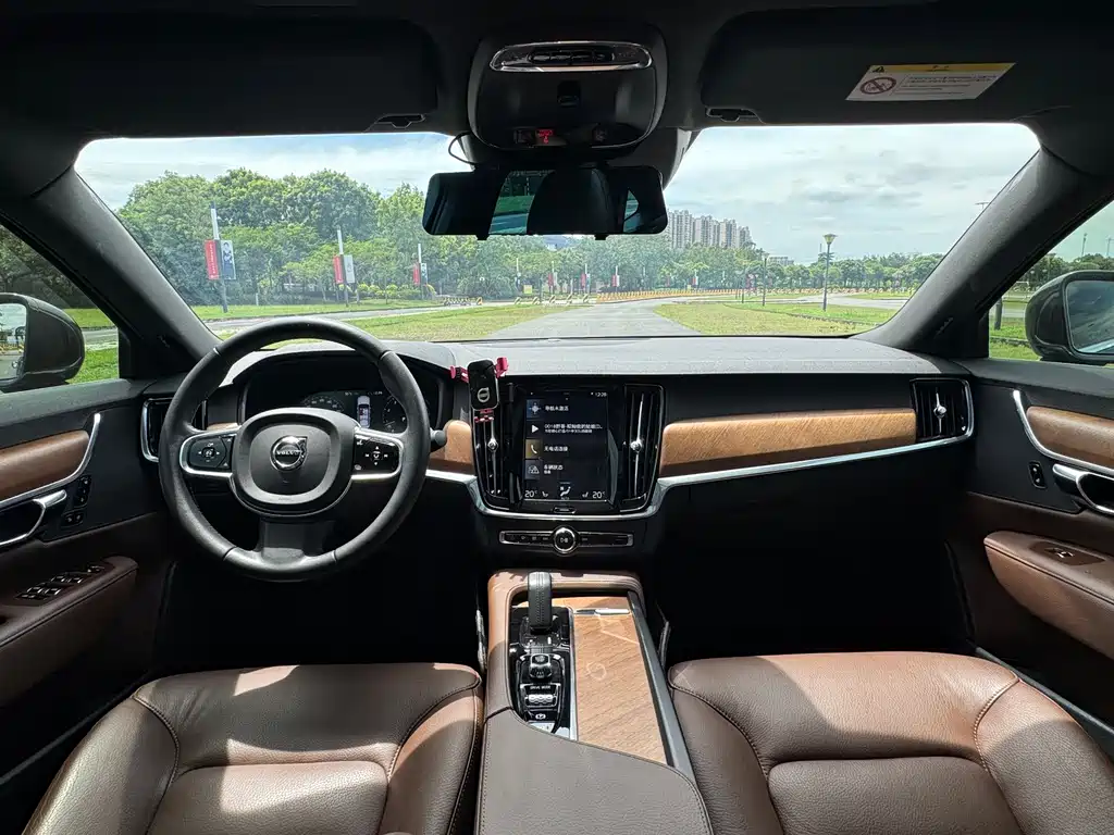 Volvo S90 — фото 4