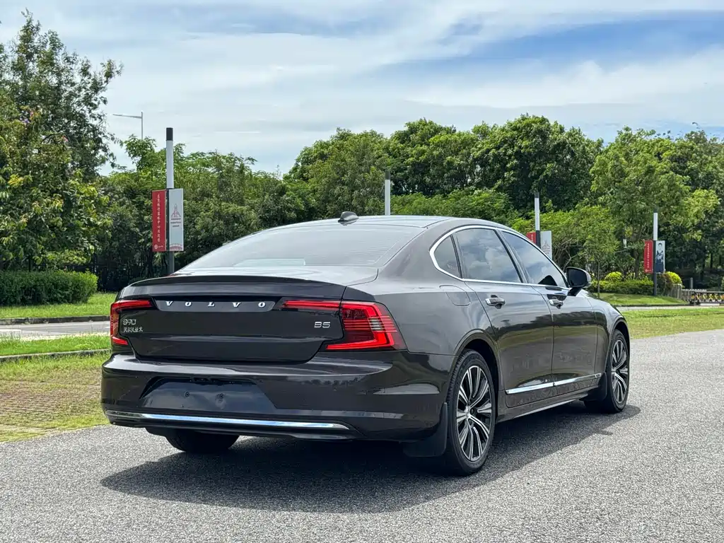 Volvo S90 — фото 8