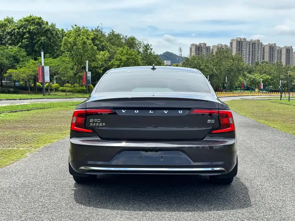 Volvo S90 — фото 9
