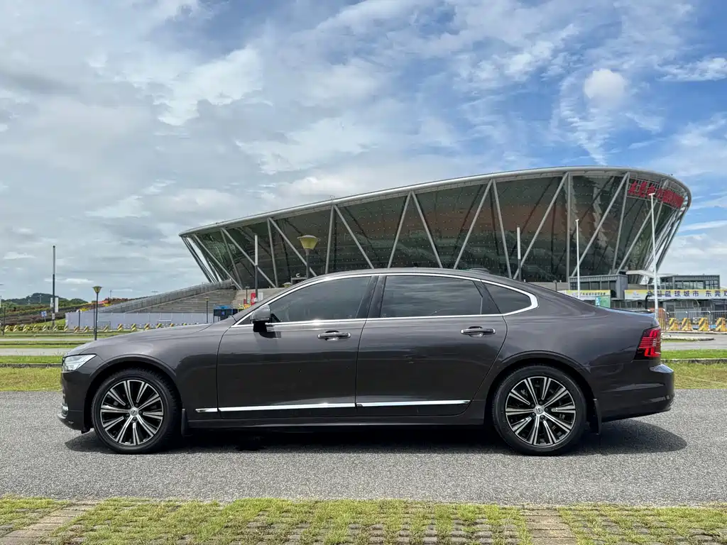 Volvo S90 — фото 10